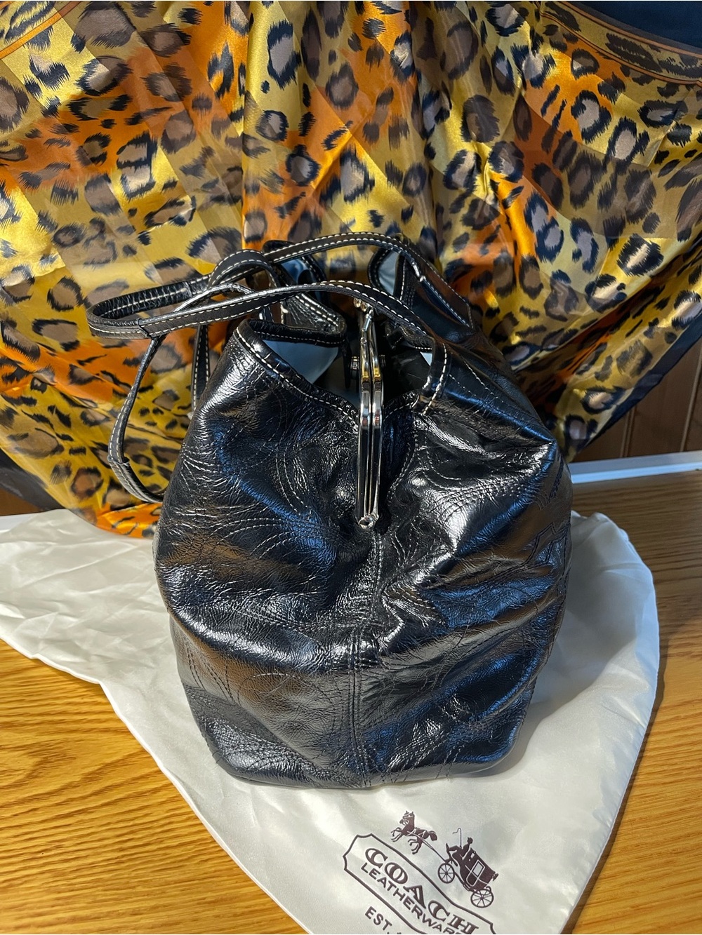Classic Coach kisslock Black Leather Satchel Handbag - Picture 2 of 7